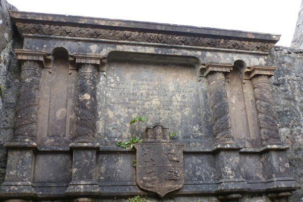 Mural and memorial dating from 1843 in the annex