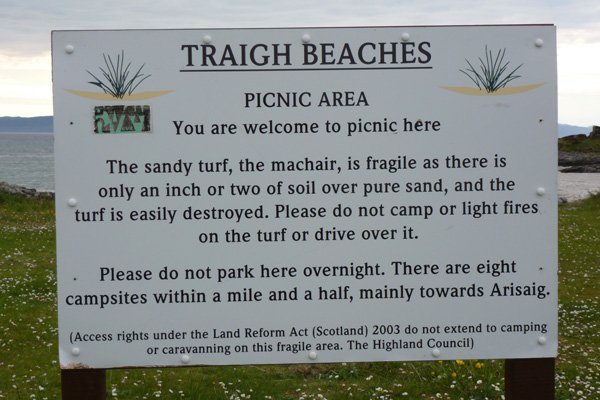 There are a number of campsites nearby so please do not camp on the machair.
