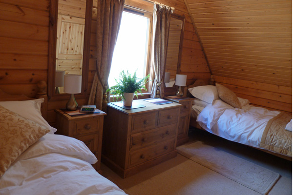 Twin bedroom in Tooting Lodge