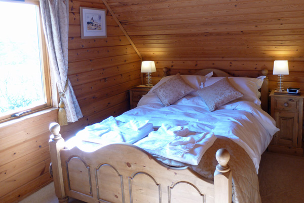 Double bedroom with luxurious Egyptian cotton sheets