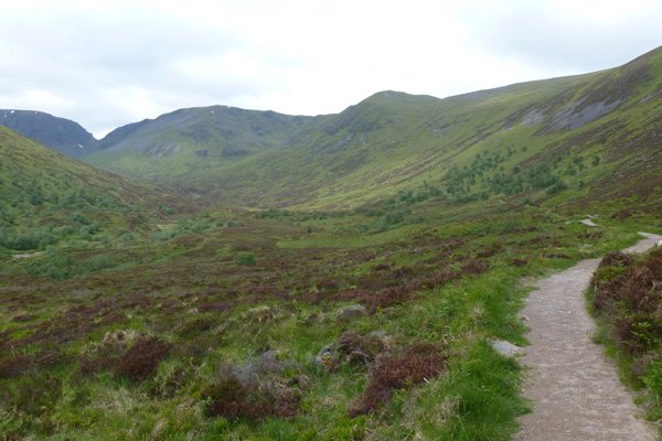 Walking through the glen with views of the Creag Meagaidh massif