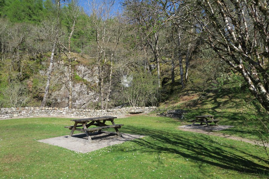 The lovely picnic area by the Chia-aig falls