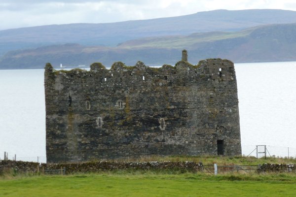 North side of Castle showing lancet windows and crenulate battlements