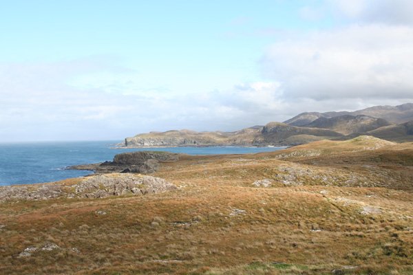 The cliffs and cairns to the North of Sanna