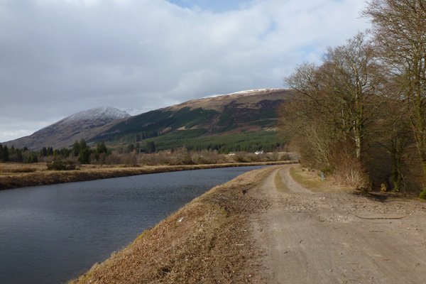 Track leading to Glen Loy Aqueduct