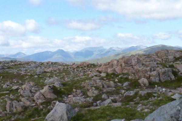 The numerous outcrops on Creag Dhubh