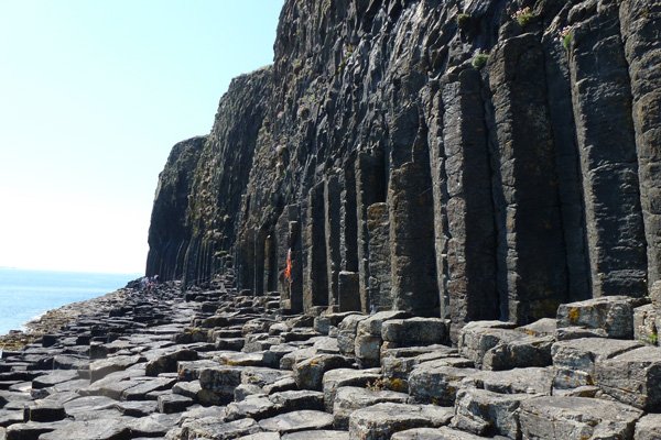 The route to Fingals cave on Staffa