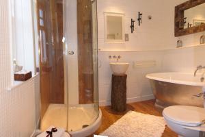 The Old Byre - Bathroom